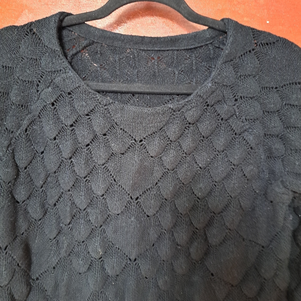Black Textured Knit Sweater – V-Neck - S/M - Picture 3 of 10